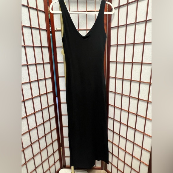 Black dress - Picture 2 of 4